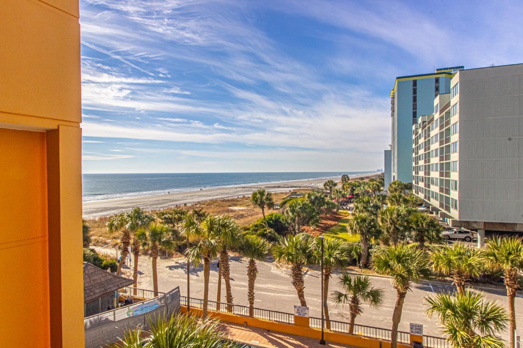 Oversized Ocean View Queen Suite With Beautiful Fireplace And Accents - Sleeps 4 Guests! Myrtle Beach Room photo